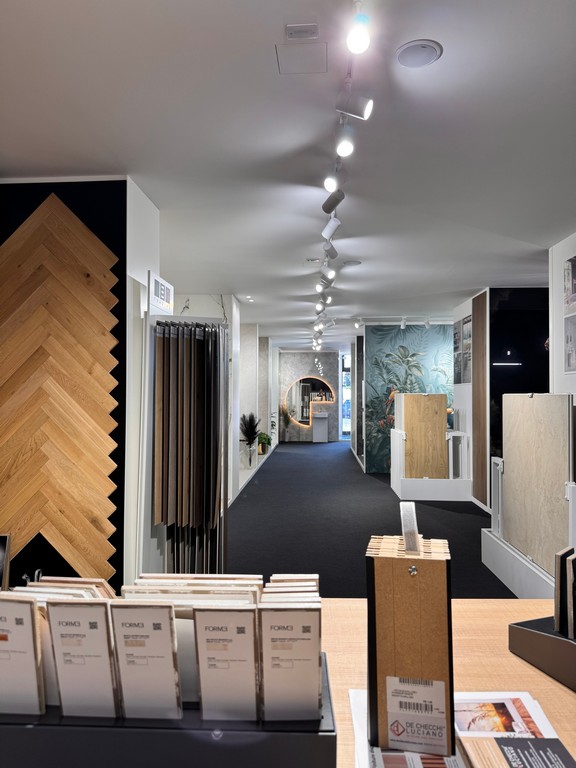 Showroom005