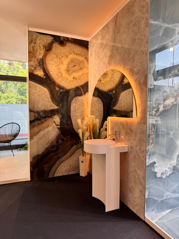 Showroom014