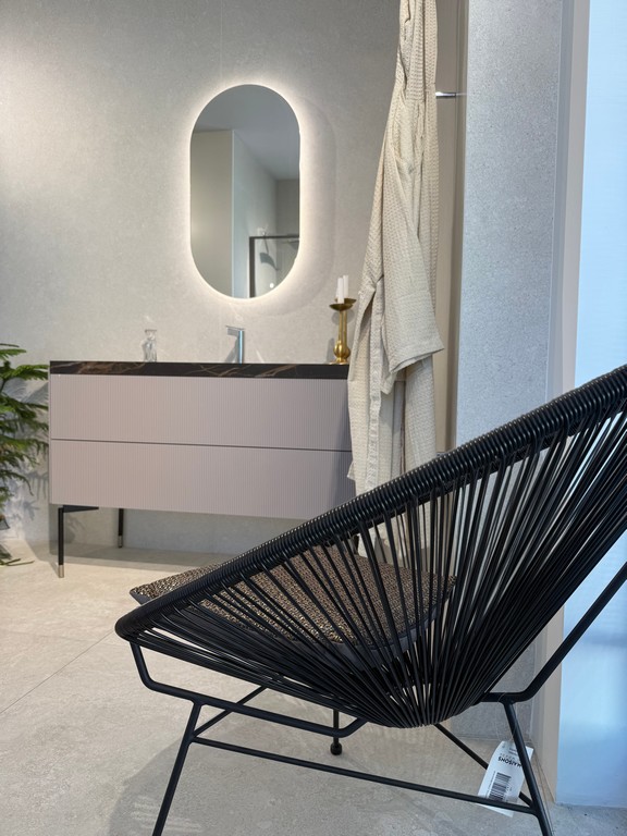 Showroom025